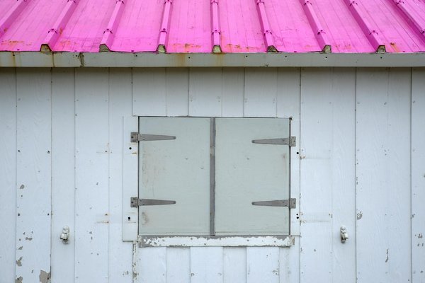 Quels sont les conseils pour un camping en bord de rivière avec des activités de canoë?